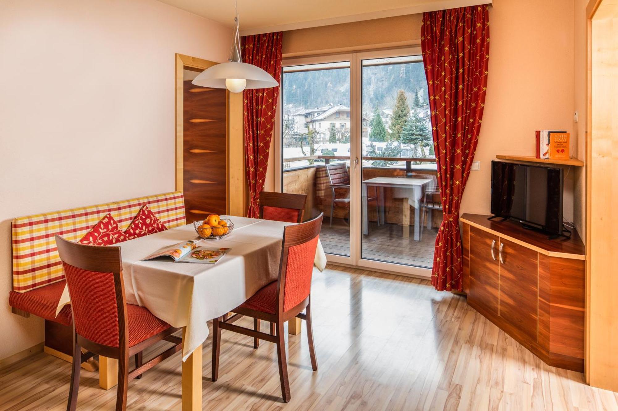Apparthaus & Chalets Hofer Zell am Ziller Buitenkant foto